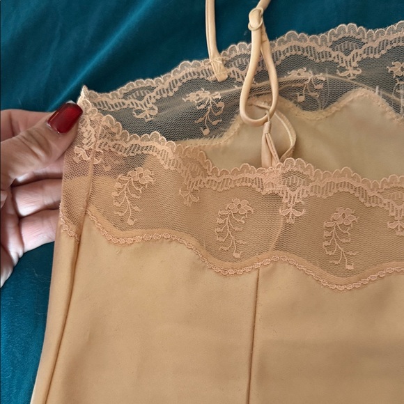 YVES SAINT Laurent Peach Lace Trim Camisole - Picture 5 of 8